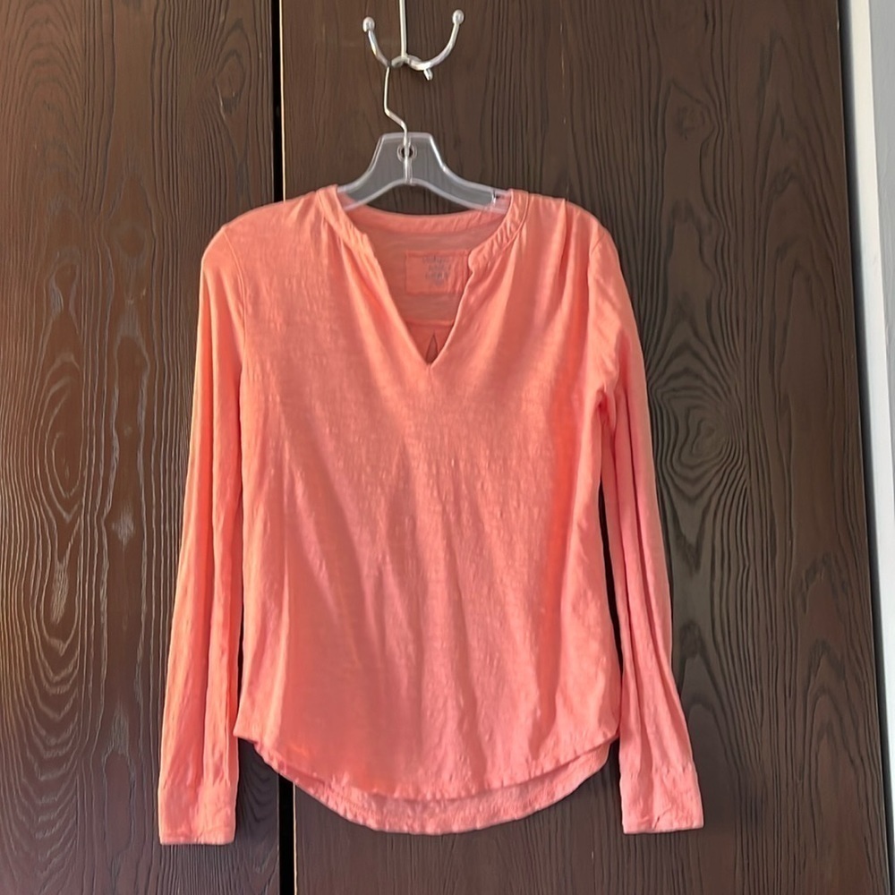 Loft vintage wash t in light orange. Long sleeves with tab to shorten. Size XS